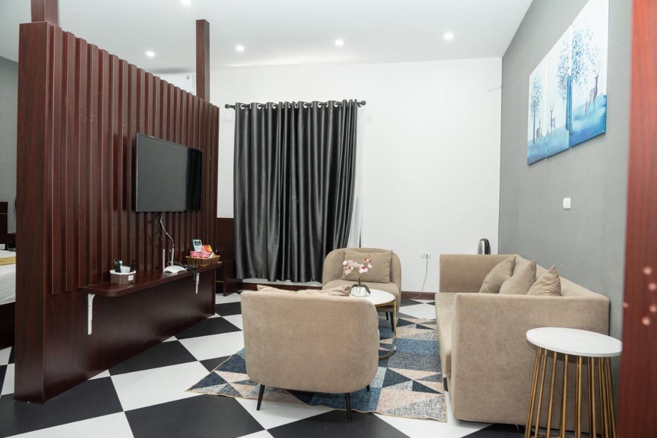 Anh Anh Luxury Hotel Tuyen Quang Екстер'єр фото